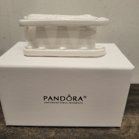 2014 Pandora Sleigh Ornament - Picture 4 of 5